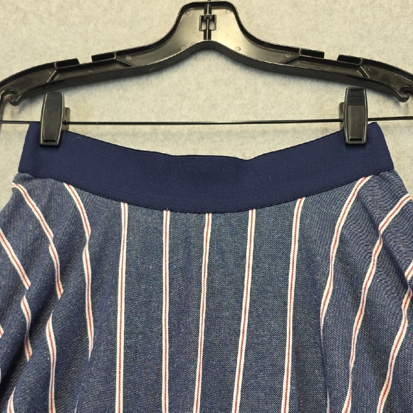 Metro Wear Navy and White A-Line Skirt - Picture 2 of 9